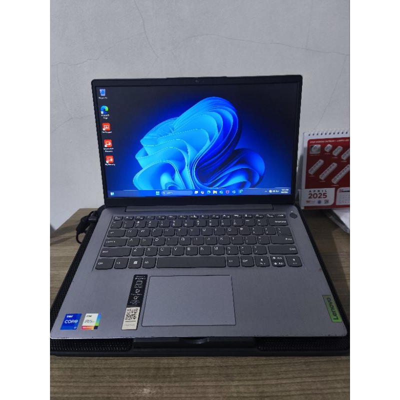 Lenovo Ideapad Core i7 gen 11 RAM 8GB SSD 256GB