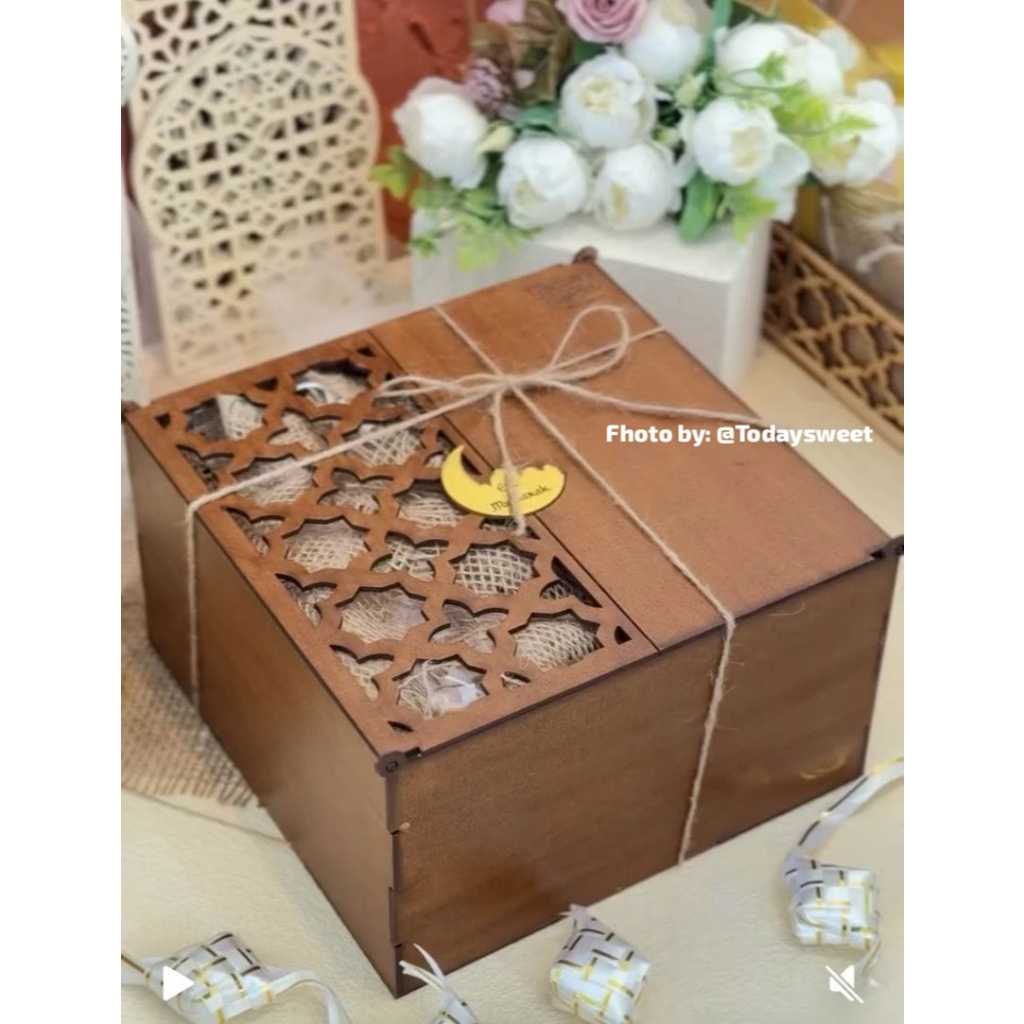 

BOX HAMPER MODEL M3 | HAMPERS EID MUBAROK UKURAN 22X22X8 DAN 33X22X8