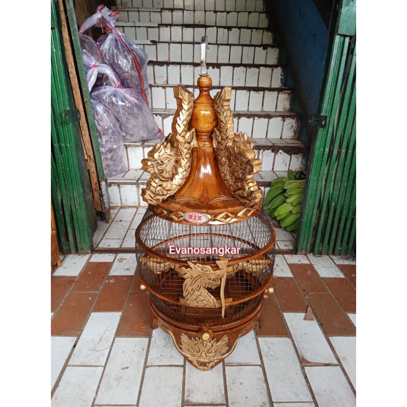 SANGKAR BURUNG PERKUTUT KAYU JATI MINION JERUJI FIBER