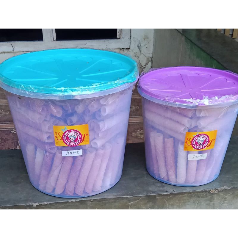 

kue semprong ukuran toples 5 liter