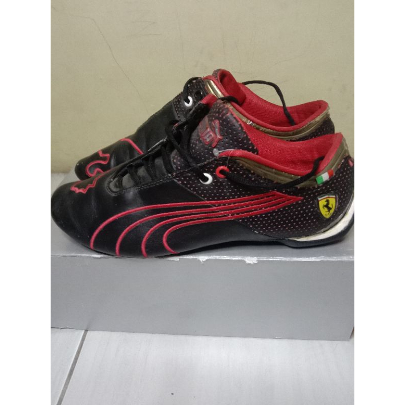 sepatu pumpum Ferrari second