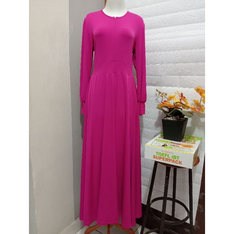 PRELOVED PRIBADI  ARNIZ DRESS GAMIS WARNA MAGENTA SIZE S
