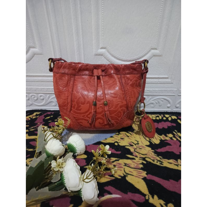 Fossil serut Colby merah (embos)