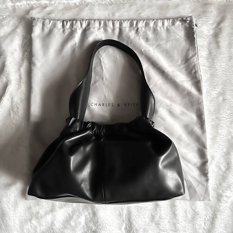 Preloved Tas Charles & Keith Ally Ruched Slouchy Bag Large / Tas Charles & Keith Preloved / Tas CK C