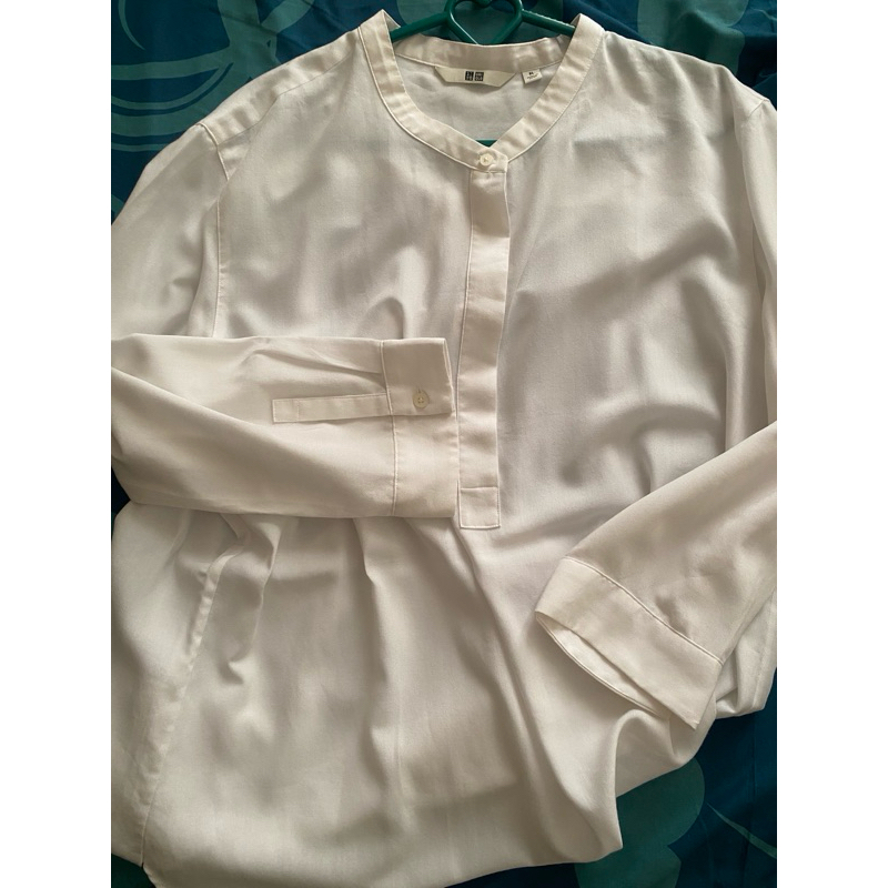 preloved blouse kemeja putih uniqlo