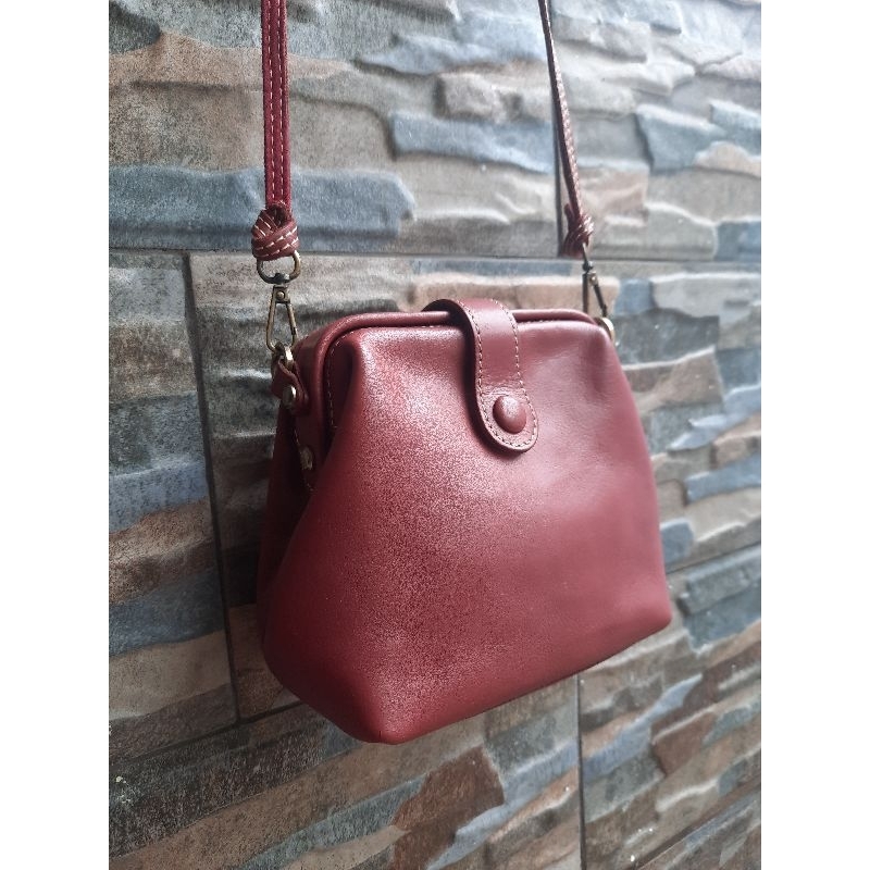Slingbag Behel Merah - TAS PRELOVED