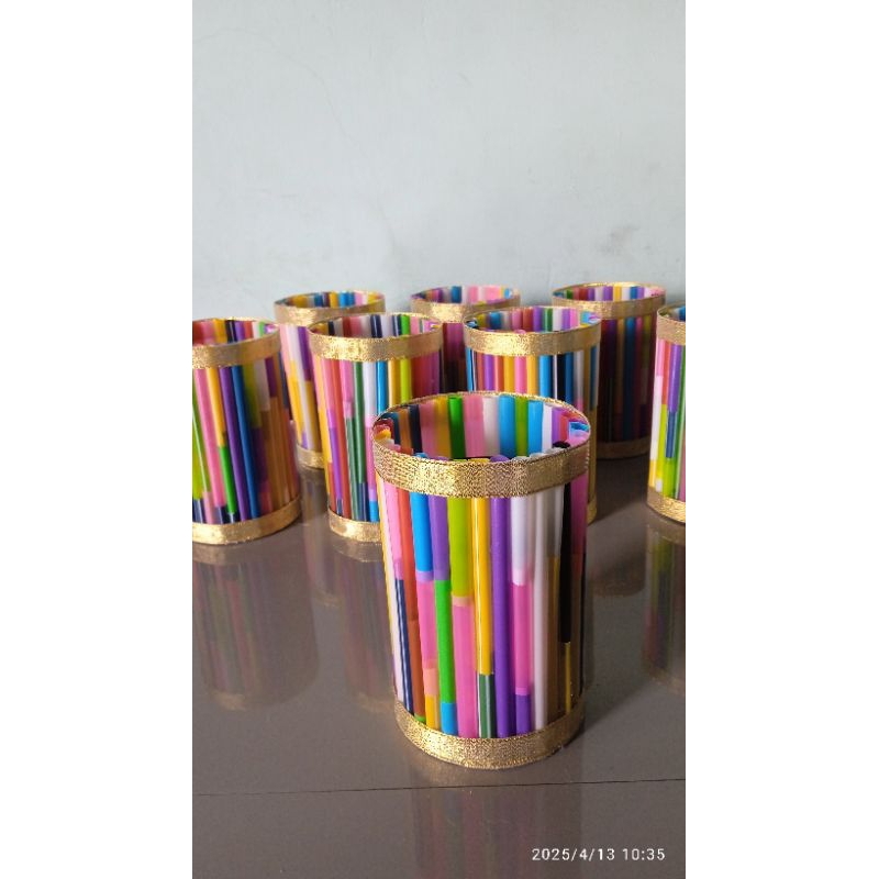

(Free Nama) Tempat Pensil dari bahan sedotan dan kaleng