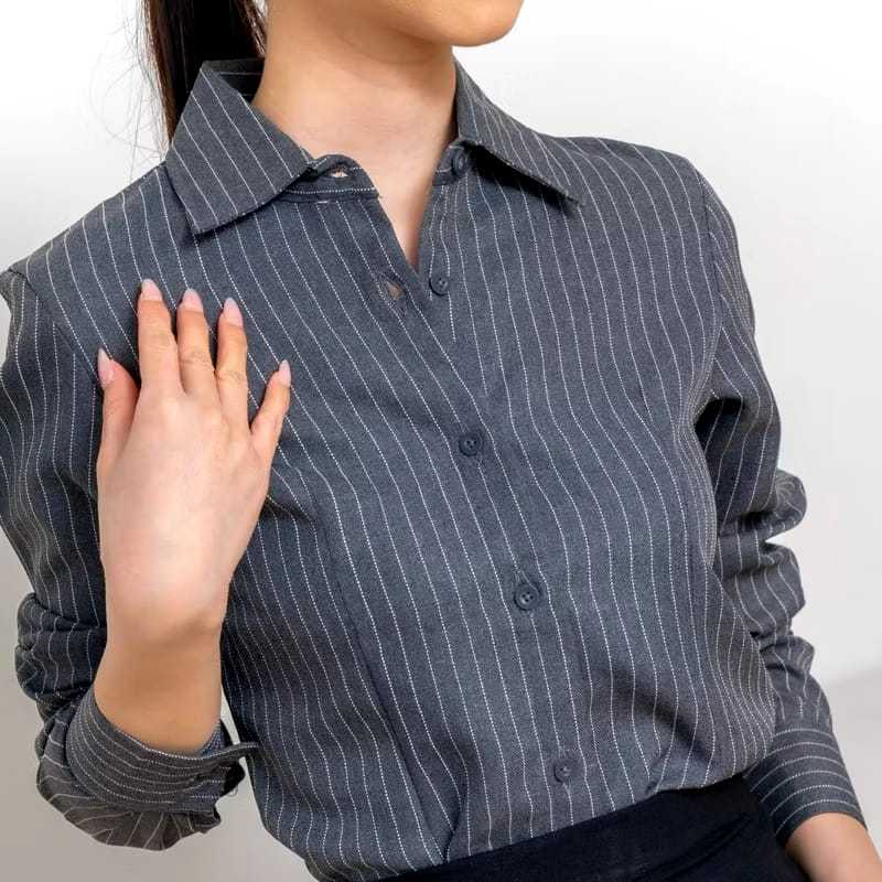 Kemeja Wanita Garis Garis Kekinian Terbaru Slim Fit Kemeja Kerja Hitam Cewek Korean Lengan Panjang