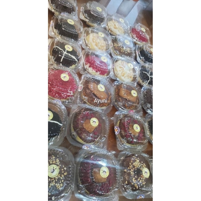 

Donat Topping dalam Mika