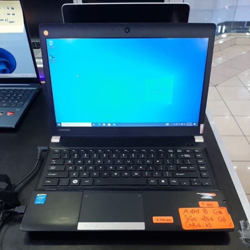 Laptop toshiba core i5 4210m ram 8gb ssd 256gb portege R 30-A 624