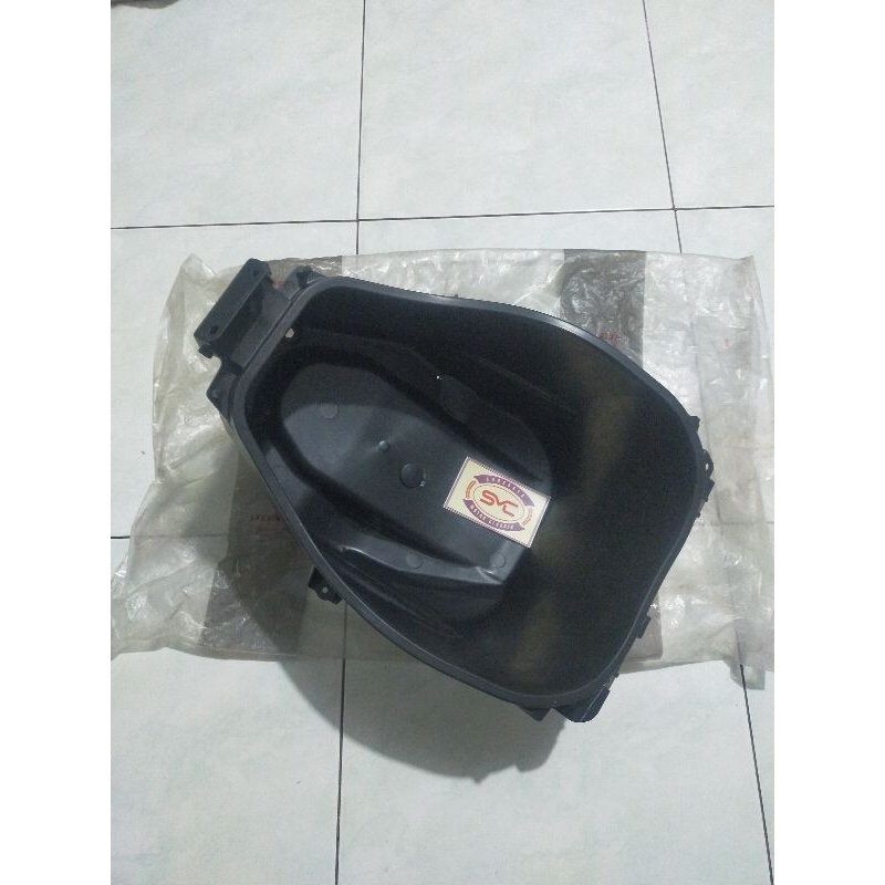 8125A--K16-A00 Luggage box begasi jok Scoopy FI pertama 2013-2017 ORI AHM