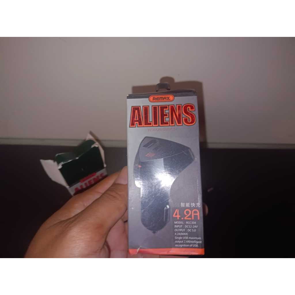 Charger HP untuk Mobil