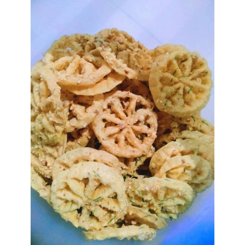 

Peyek Kacang Kembang Goyang by Putri Saluan