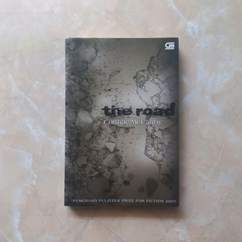 Cormac McCarthy - The Road || Jalan
