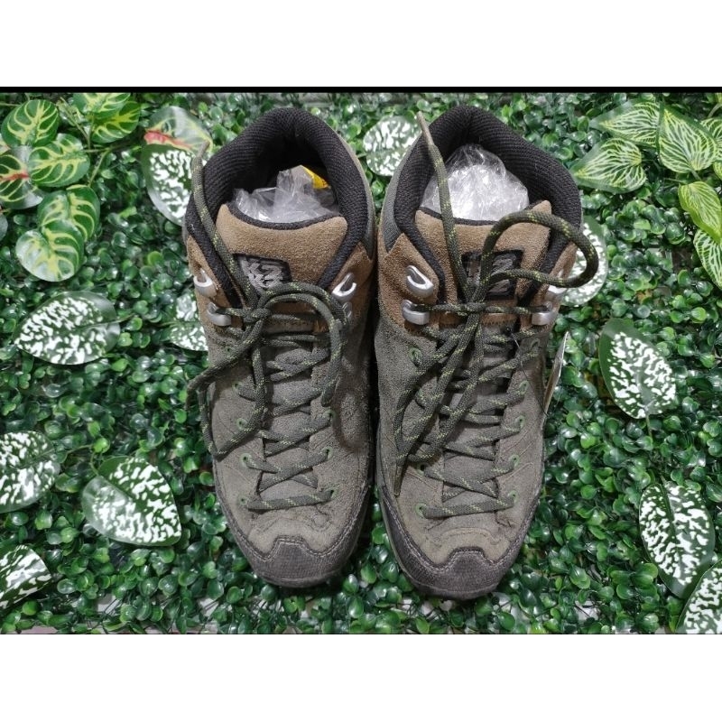 SEPATU SECOND GUNUNG HIGH SIZE 40