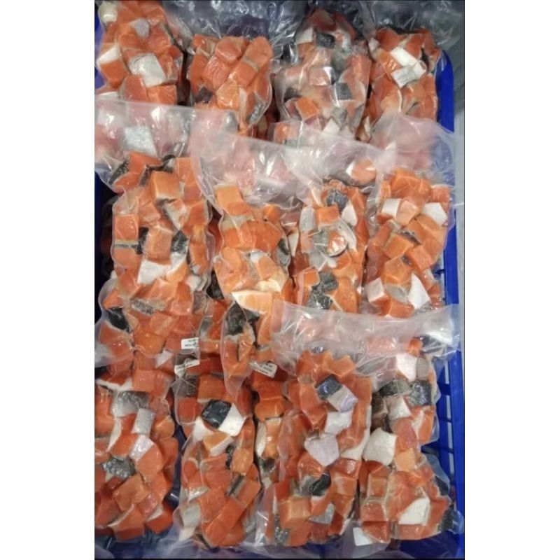 

Salmon Cube beku 250 gram