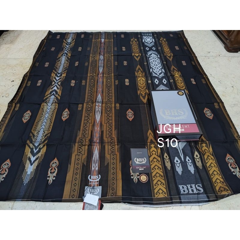 Sarung BHS Excellent Jacquard JGH Hitam Putih