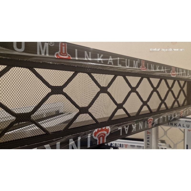 Ventilasi kawat nyamuk alumunium/roster 20x60