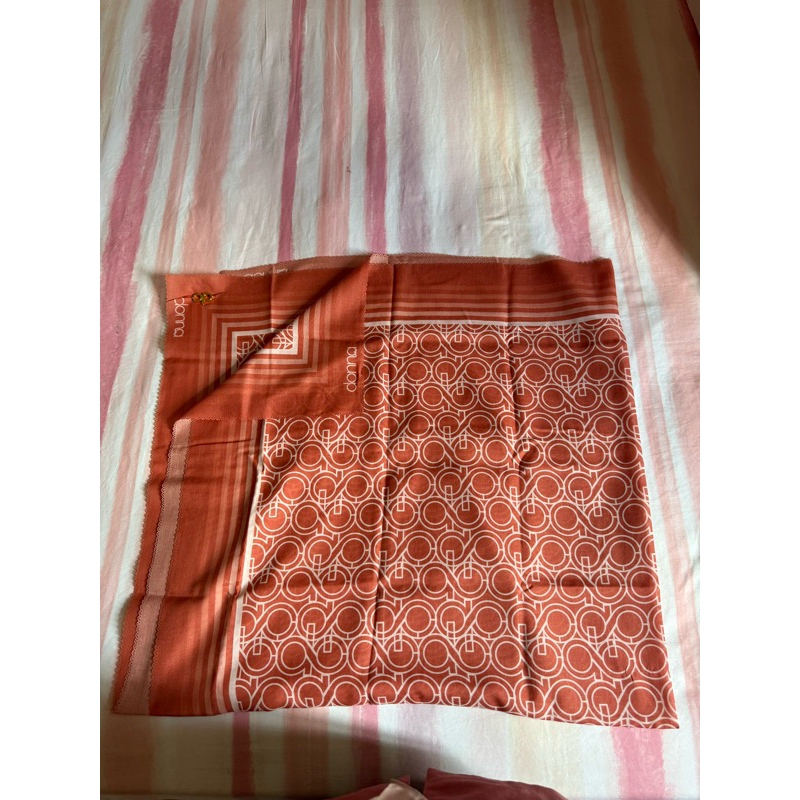 donna scarves monogram luna