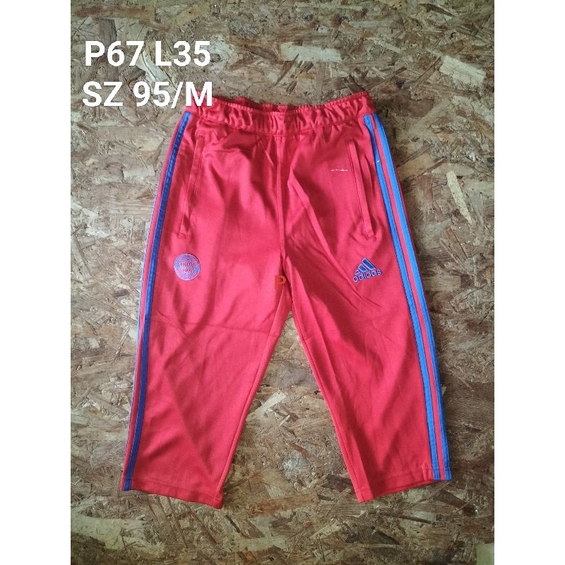 celana pendek Adidas