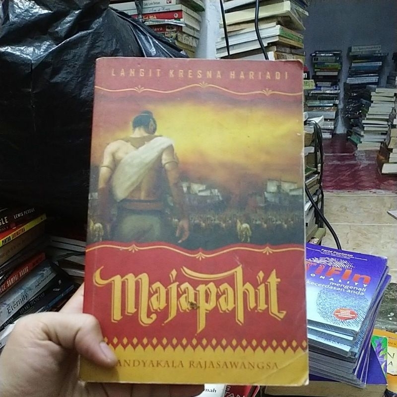 buku sejarah Majapahit sandyakala rajasawangsa by langit kresna hariadi jilid  1 ORIGINAL