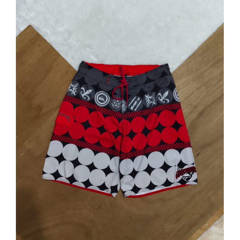 celana pendek Quicksilver redd