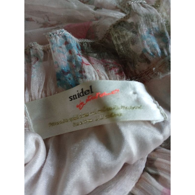 Dress merk snidel