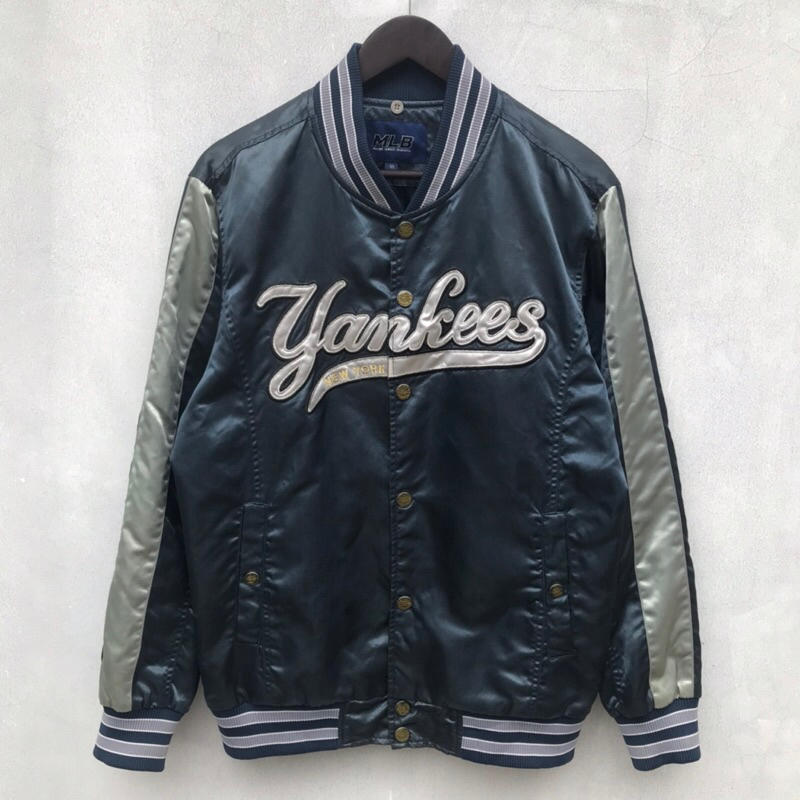 Jaket Varsity by MLB Yankees Satin Jacket Large