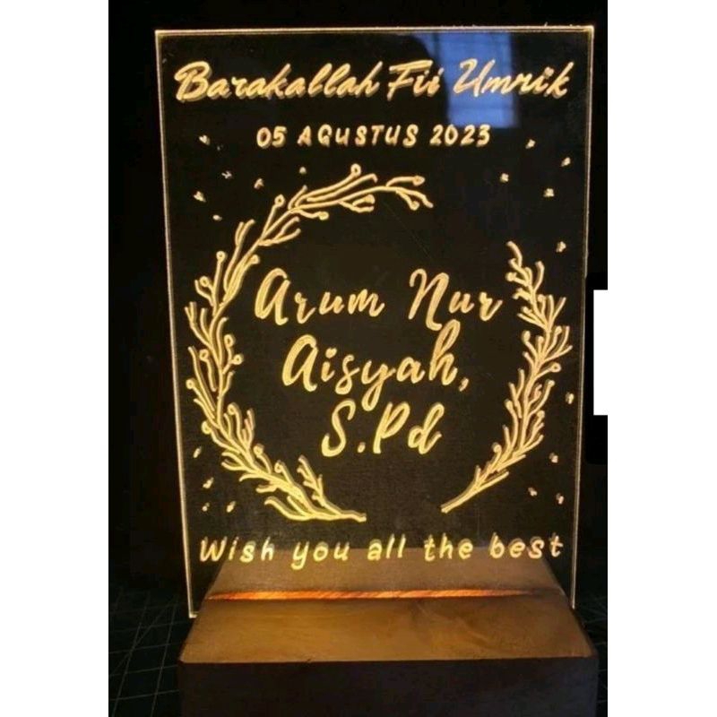 Kado lampu LED Akrilik custom foto hampers box / Kado wisuda