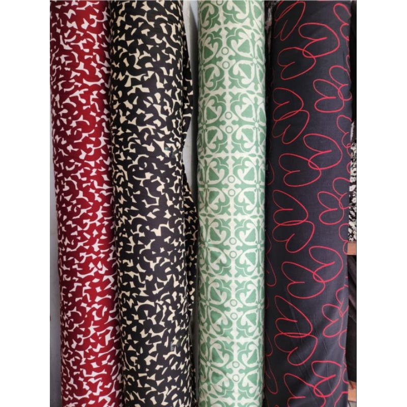 bahan katun rayon motif bunga bunga.bahan baju gamis blouae halus lembut.harga 0.5meter