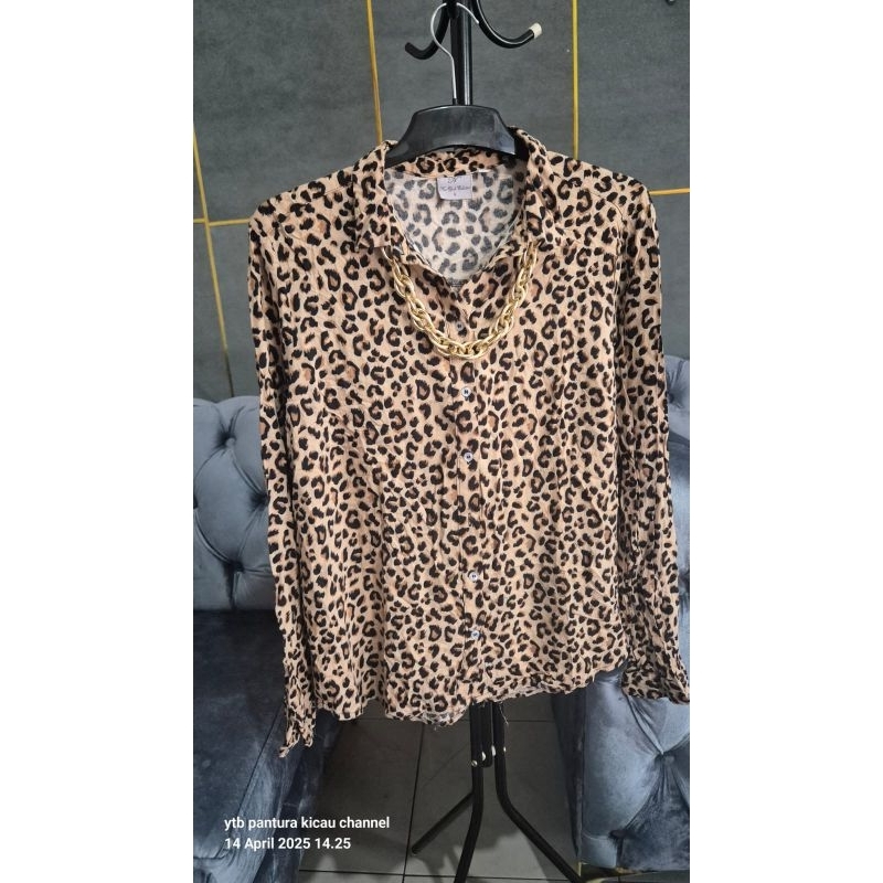 Atasan wanita motif macan macan