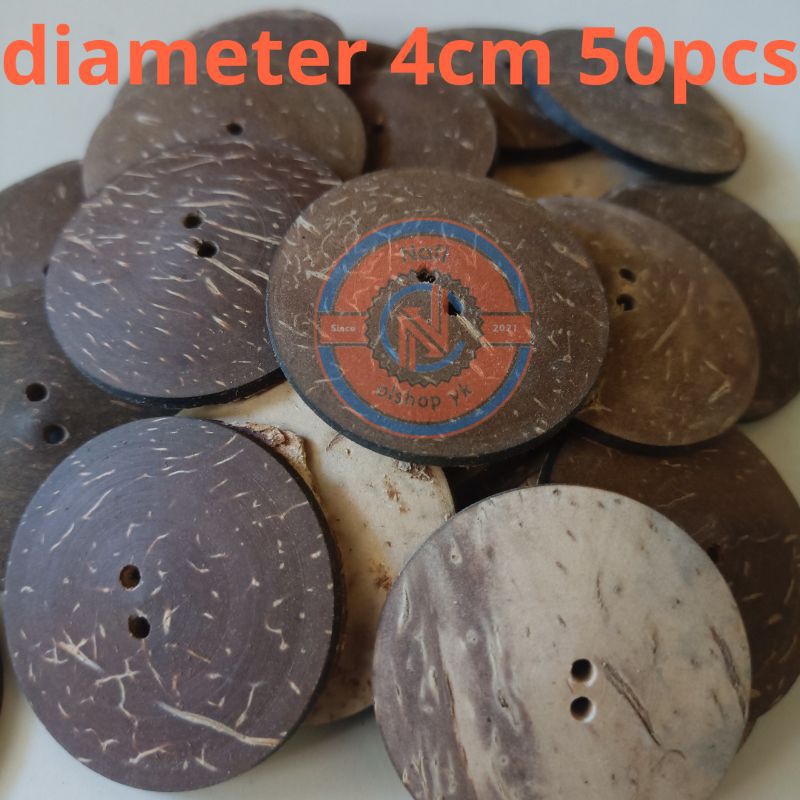 kancing batok kelapa diameter 4cm lubang 2