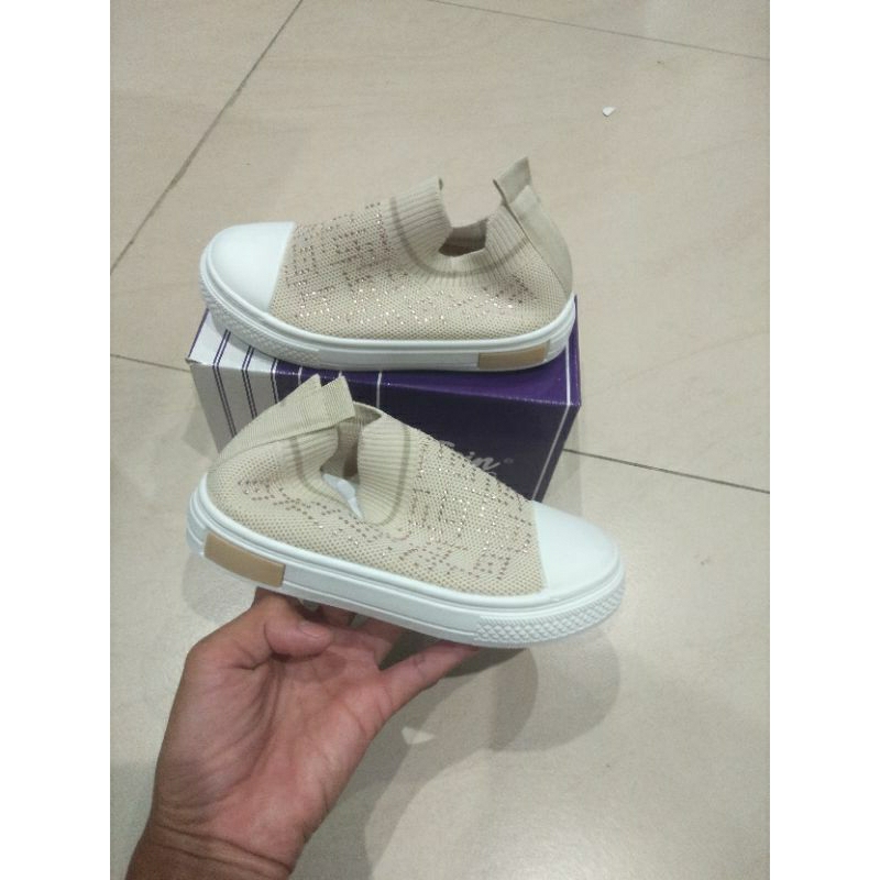 389-024 SEPATU SNEAKERS ANAK PEREMPUAN DR KEVIN SHOES