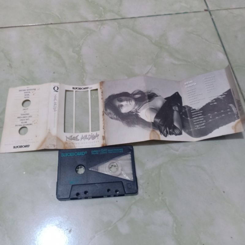 Kaset pita NIKE ARDILLA - Bintang kehidupan