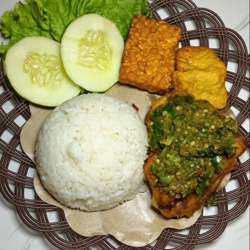 ayam lalapan sambal hijau