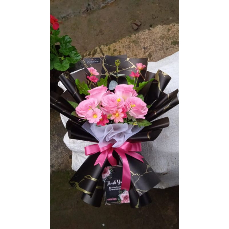 Bucket Bunga/bucket wisuda/ bucket Ultah/ Kado ultah/ bucket bunga lamaran