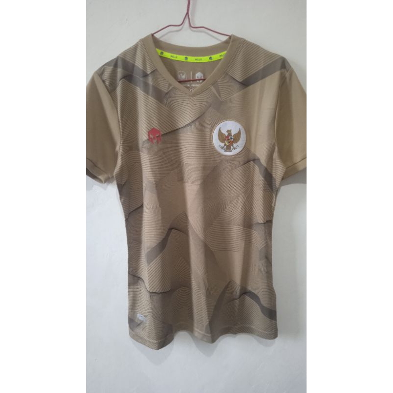 jersey timnas mills training