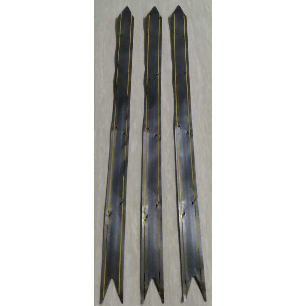 

Pita Tarik LIS EMAS Hiasan Parcel / Pita Serut Ukuran 23 Warna Hitam Jual Perpcs