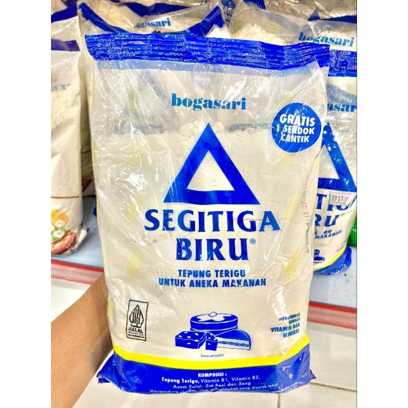 

(1kg) Tepung terigu Segitiga Biru / Cakra kembar / Tulip / Tepung terigu berprotein