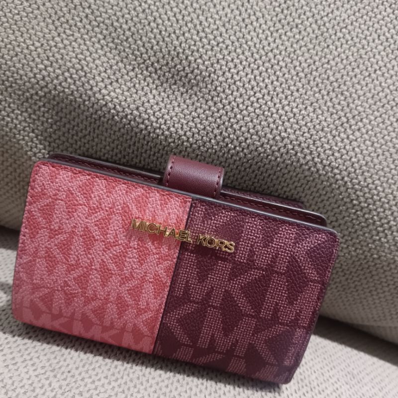 Dompet MK Jet Set Travel Ori