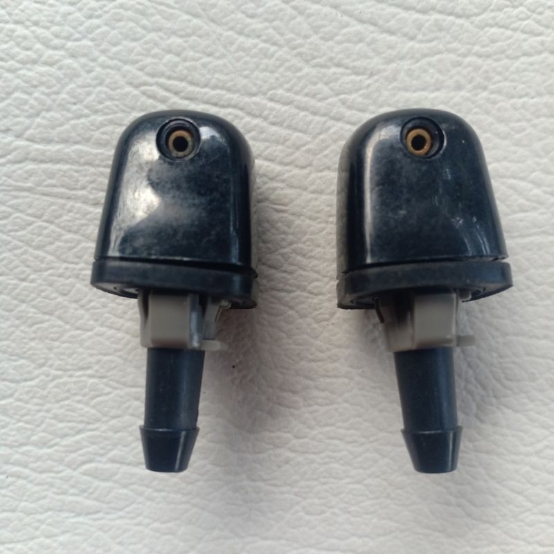 Nozel Wiper Kaca Belakang Nissan Livina Original
