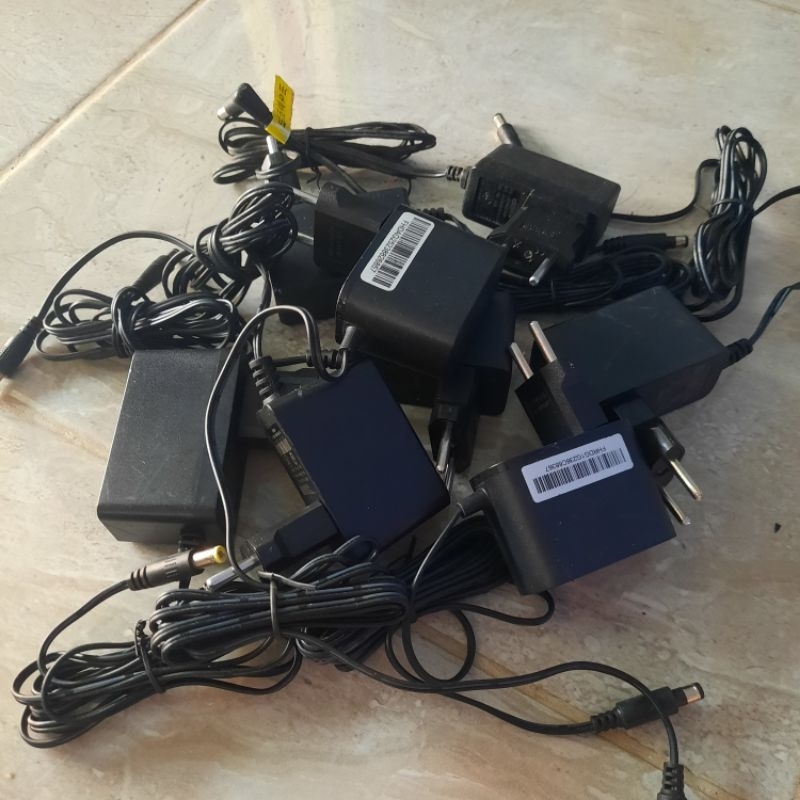 Adaptor 12Volt 1 - 2A murni