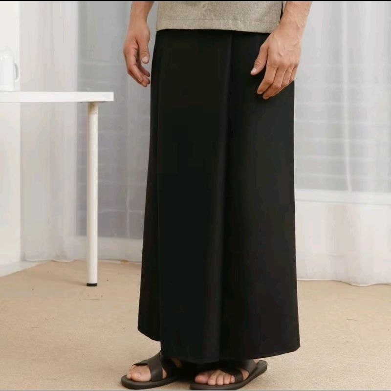 Sarung Seragam Santri Wadimor Hitam Putih Polos Tumpal Dewasa Remaja Nyaman Kain Katun