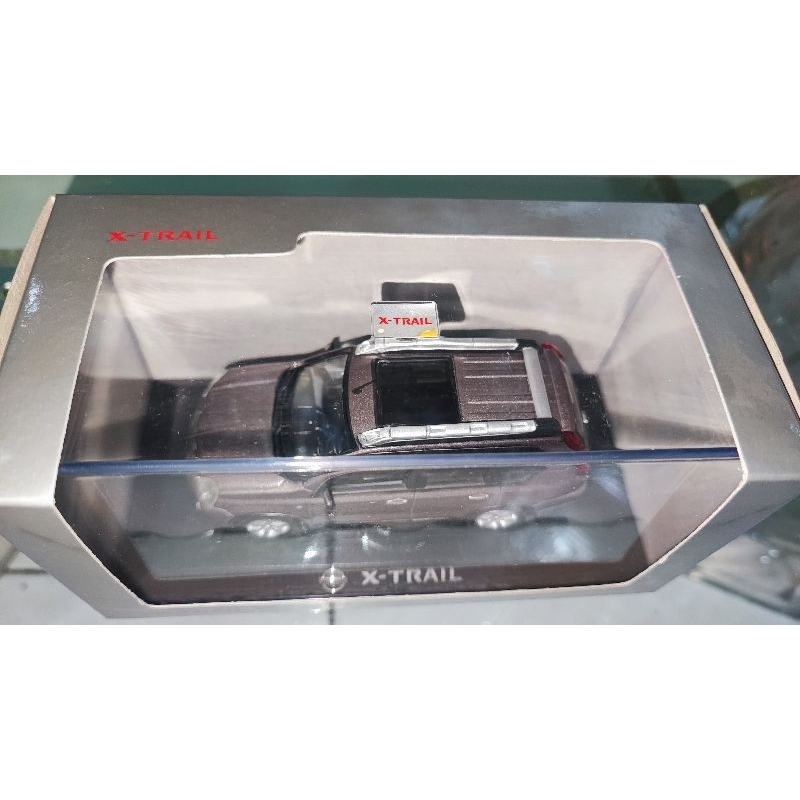 Diecast Nissan Xtrail 1:43