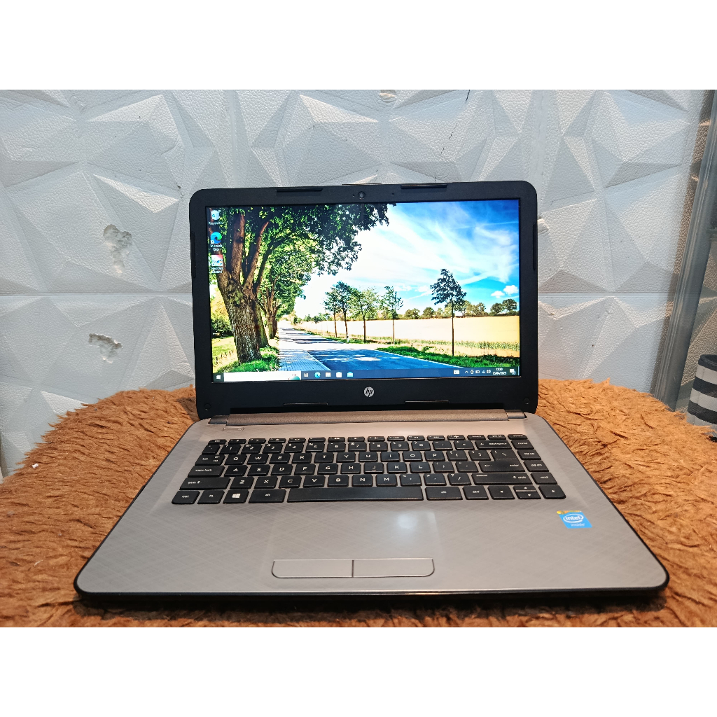 Laptop HP Notebook  Windows 10 pro 64bit  Processor Intel Celeron Cpu N3050 1.6Ghz Ram 4Gb Penyimpan