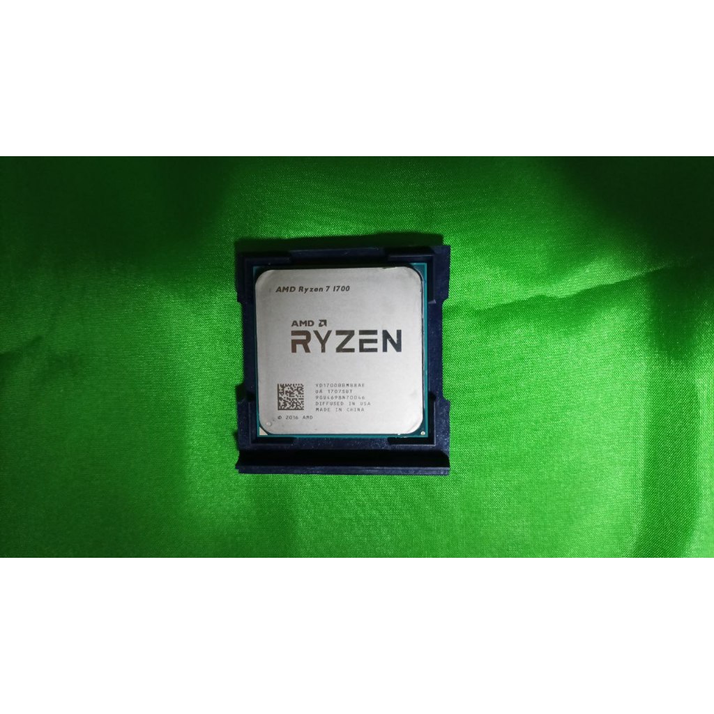 Bekas Prosesor AMD AM4 Ryzen 7 1700 8-Cores 16-Threads 3.0 GHz TDP 65W Ryzen 7-1700 R7 1700 Berfungs