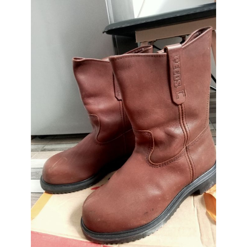 red wing shoes second