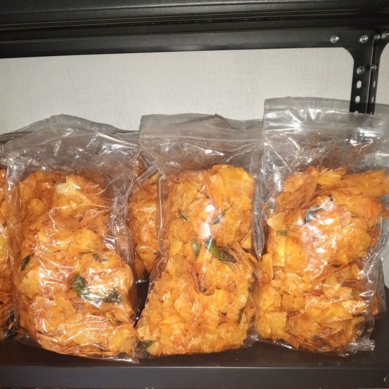

keripik Sinjai/keripik singkong bumbu lengket pedas balado