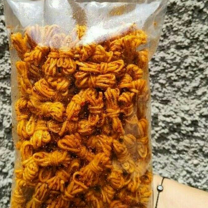 

mie gulung extra pedas daun jeruk isi 250 gram