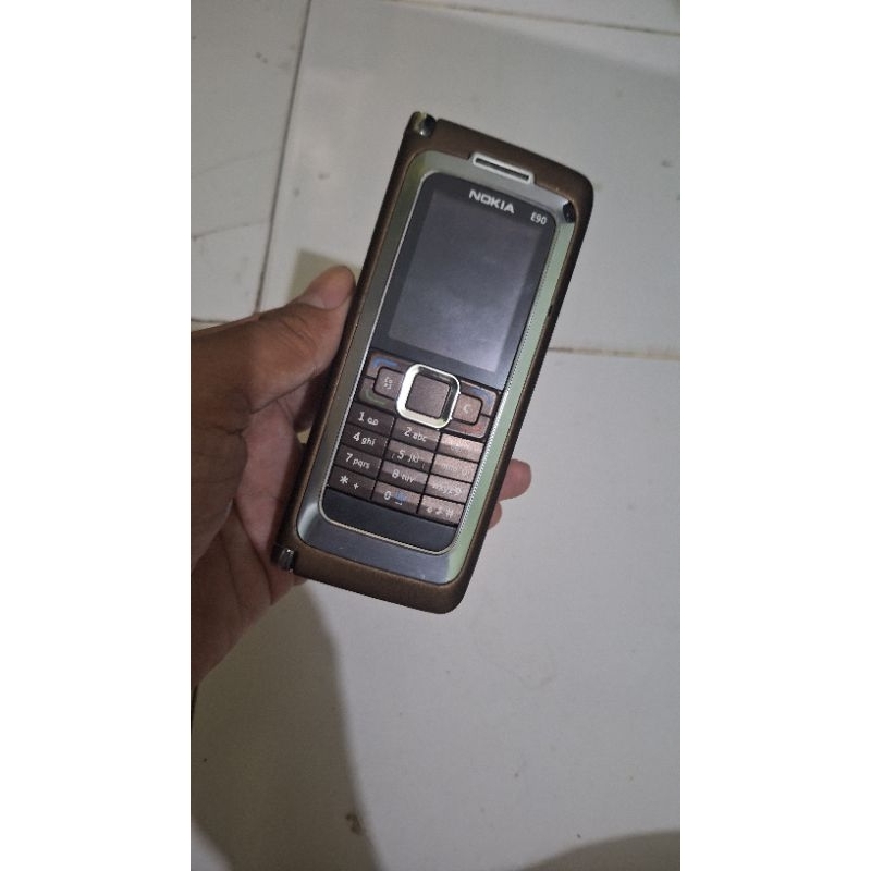 HP Jadul Nokia E 90 Communicator